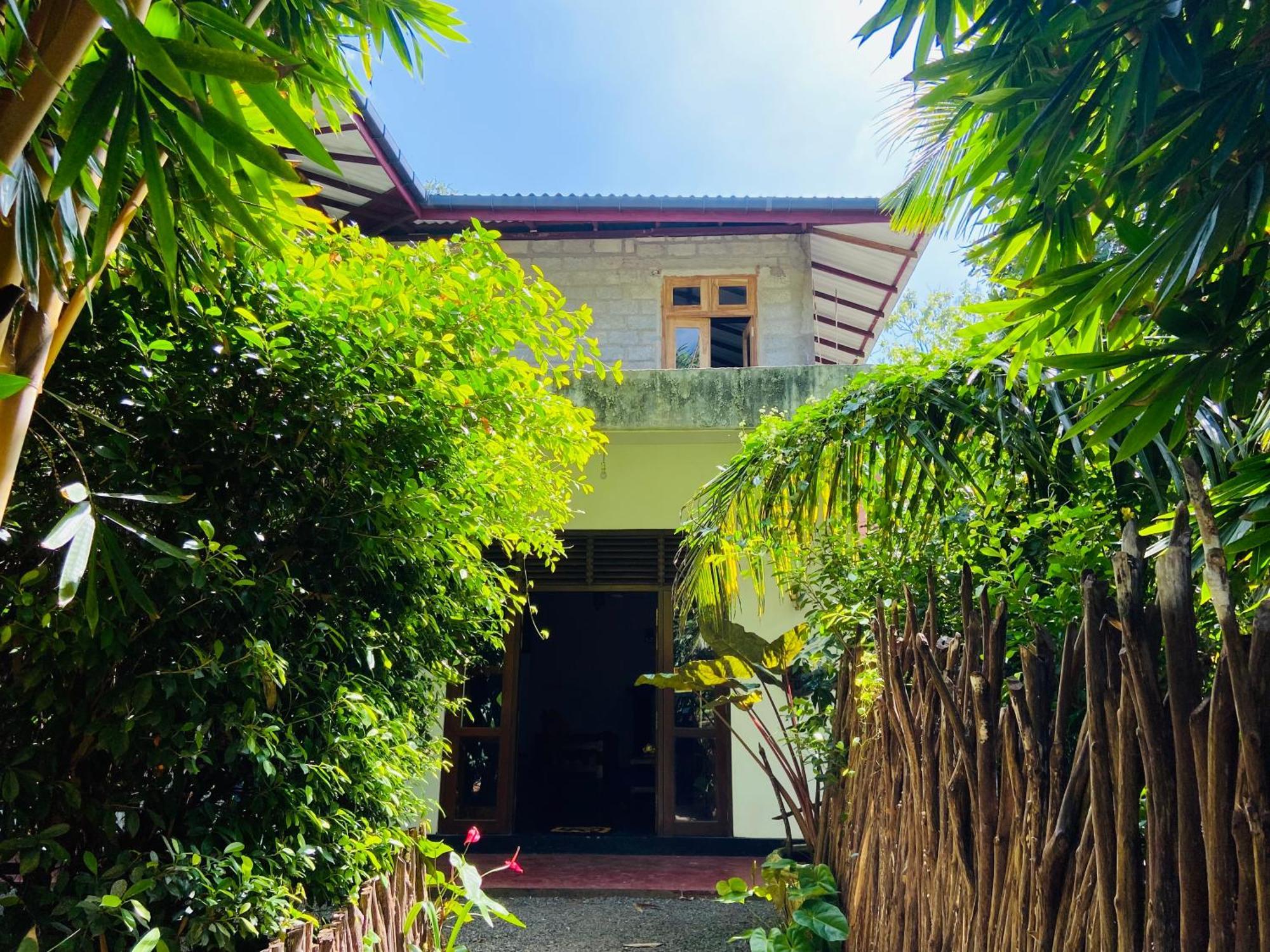 Leo Homestay Диквелла Экстерьер фото
