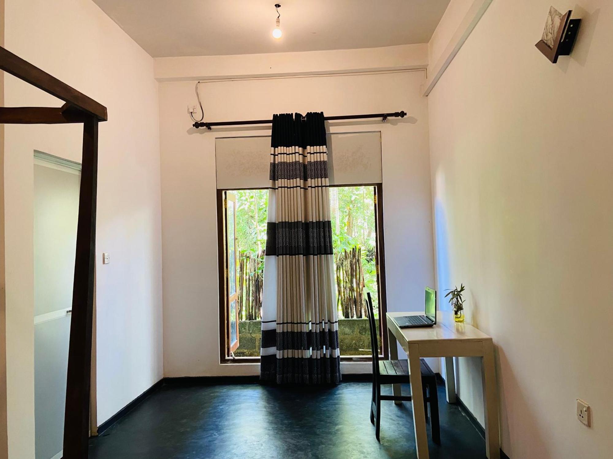 Leo Homestay Диквелла Экстерьер фото