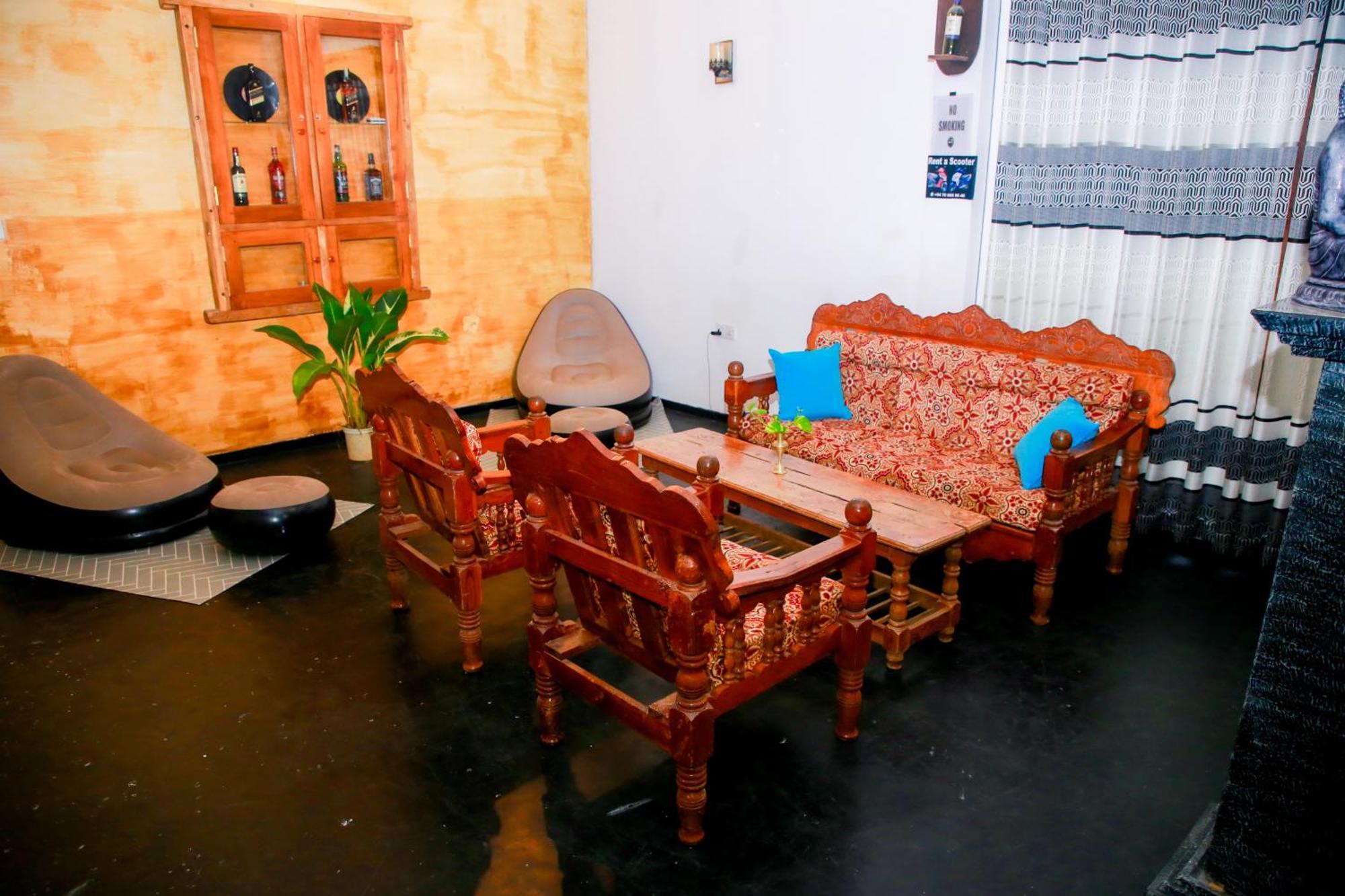 Leo Homestay Диквелла Экстерьер фото