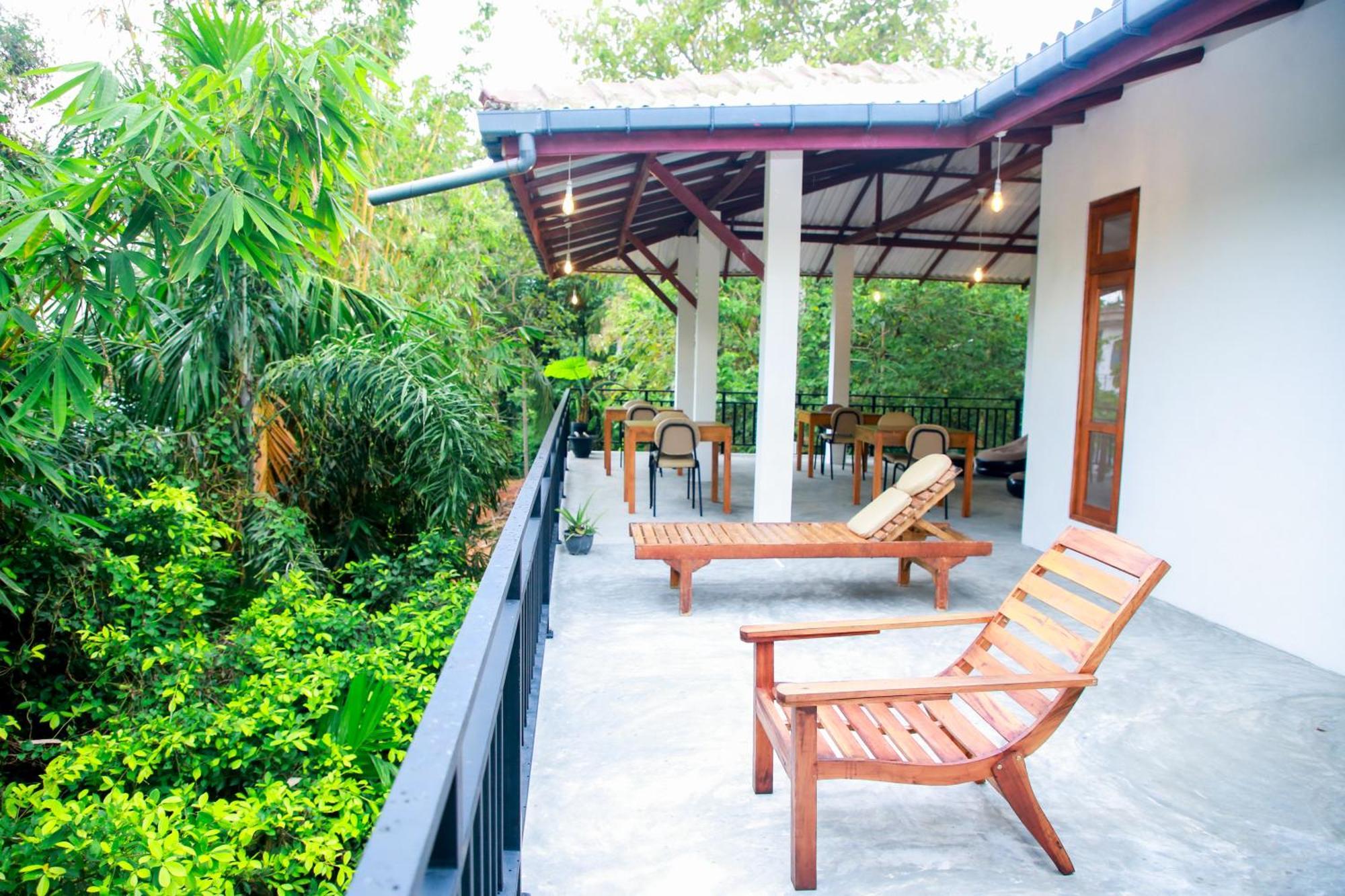 Leo Homestay Диквелла Экстерьер фото