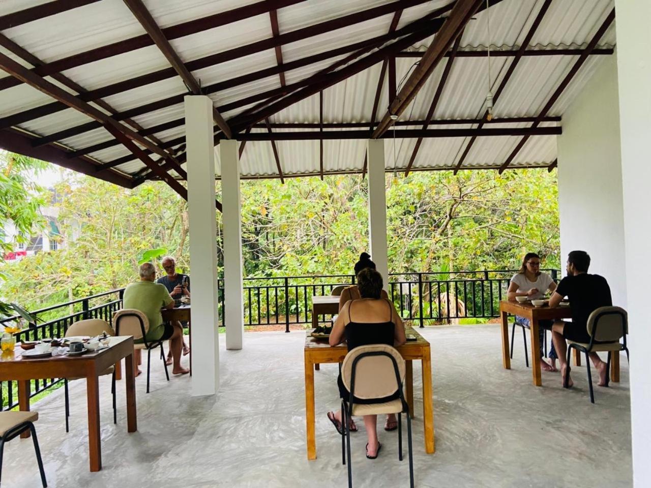 Leo Homestay Диквелла Экстерьер фото